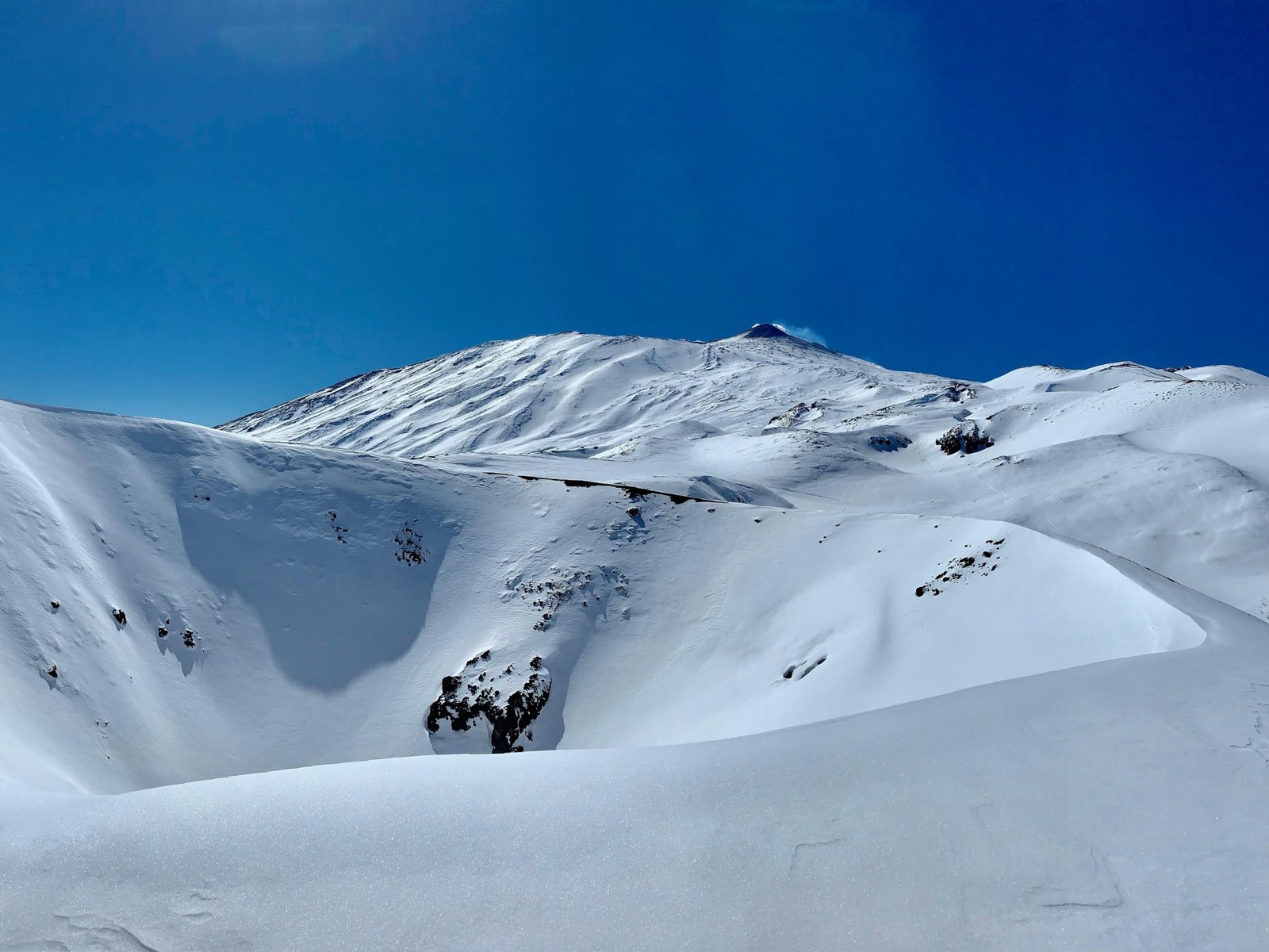 situazione neve piano provenzana etna nord Pozzo-Craterico-incadescente-attuale-del-Cratere-di-Nord-Est